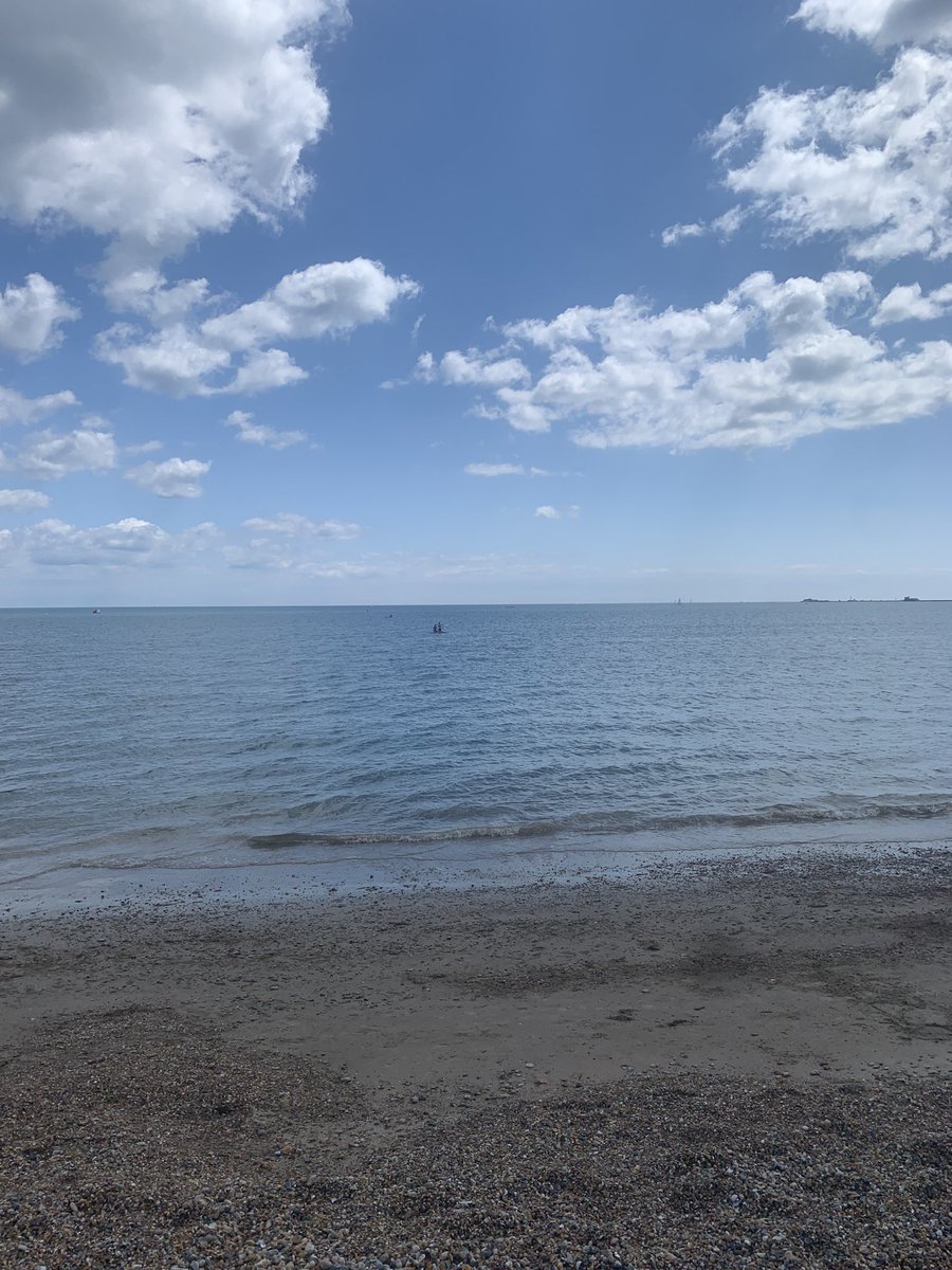 shascreenplay's tweet photo. Beach day in #weymouth beautiful location for a Saturday afternoon #blueisgoodforyou #mylife #myhome https://t.co/TkrSOepxl5