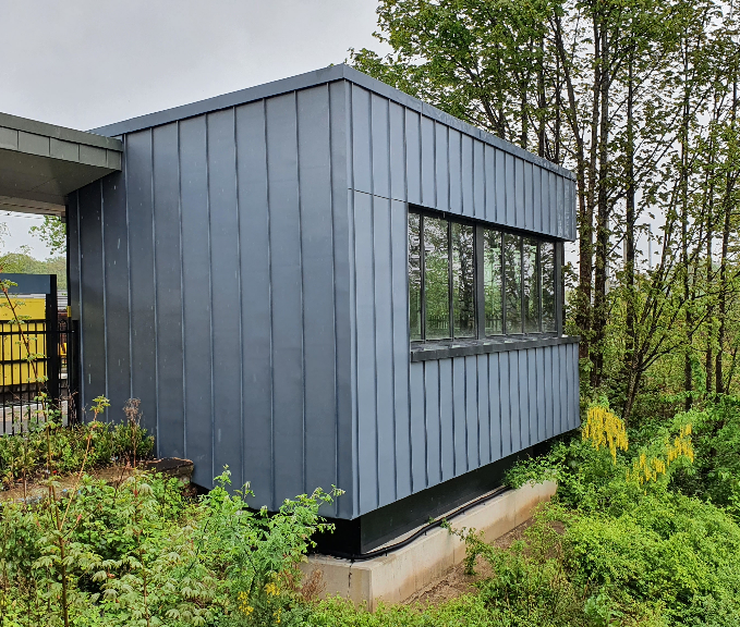 LongworthFacade's tweet photo. Our VM Zinc Pigmento Blue standing seam cladding at Newton-le-Willows train station installed a few years back.
#vmzincuk #pigmento #cladding #facade #standingseam #architecture #zinccladding #trainstation #flashback #completed https://t.co/yxXaYobh1n