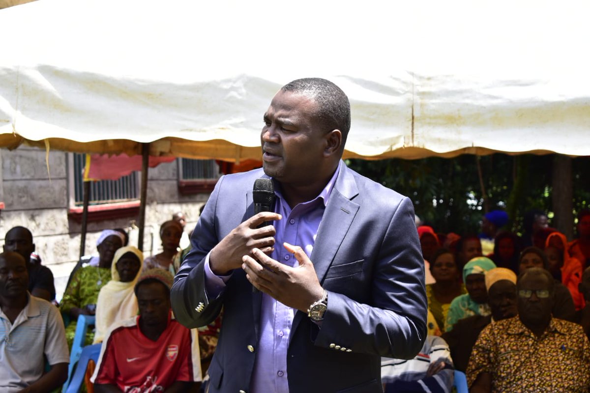 EchesaRashid's tweet photo. Attended the burial service of the Late Mzee Ibrahim Osundwa in Indechero village, Namamali Ward, Matungu Constituency. https://t.co/v36nQhHkpM