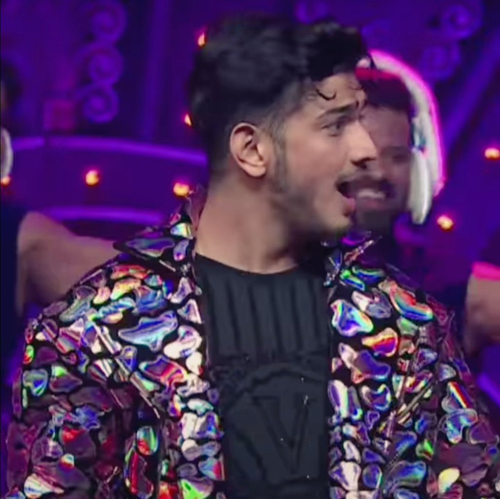 Team_Faruqi's tweet photo. Looking adorable.. Finally we will see Munawar in some nice clothes rather than Lockupp uniforms.. 

TROPHY AWAITS MUNAWAR https://t.co/ZeOvVQndsh