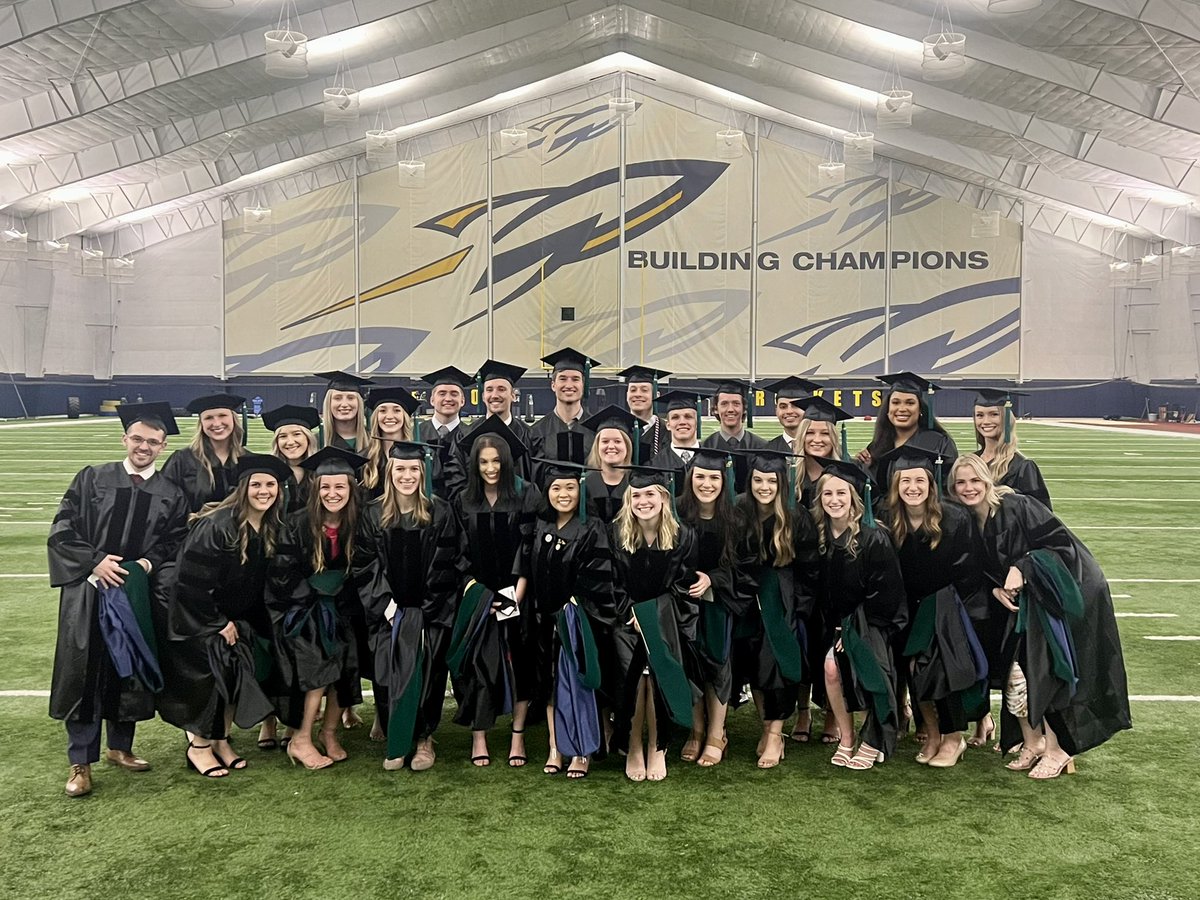 UToledoDPT's tweet photo. Congrats to the UToledo DPT Class of 2022!!! 🚀🚀🚀 #UToledo22 #FuelingTomorrows https://t.co/hoo603ZhOI