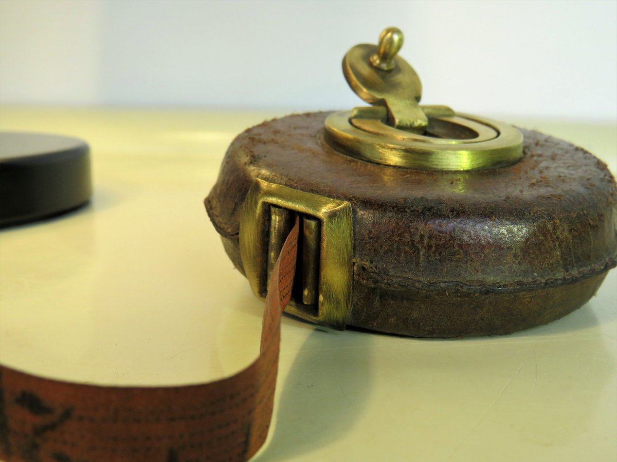 MaLanterne's tweet photo. Vintage Tape Measure, Vintage 10 Meters Tape Measure, Measuring Tape, Leather and Brass Hand Wind Tape Measure, Home Industrial, Home Decor https://t.co/Lqjqa3dYMc #Trending #Vintage #Antiques #Winter #Retro #Gifts #Valentineday #33Ft https://t.co/h1pK5qvG1y