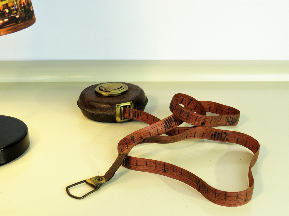 MaLanterne's tweet photo. Vintage Tape Measure, Vintage 10 Meters Tape Measure, Measuring Tape, Leather and Brass Hand Wind Tape Measure, Home Industrial, Home Decor https://t.co/Lqjqa3dYMc #Trending #Vintage #Antiques #Winter #Retro #Gifts #Valentineday #33Ft https://t.co/h1pK5qvG1y