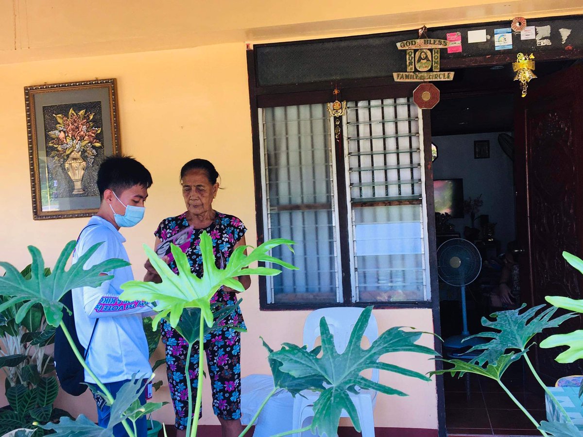 Anyaaaa_03's tweet photo. My last day of House to House is very productive. Papunta na tayo sa exciting part @lenirobredo VP Leni Robredo so please be the best President at Ipanalo mo kami 
#MakatiisPink
#LeniKikoMitingDeAvance
#PilipinasIsPink https://t.co/rukqMBnxXa