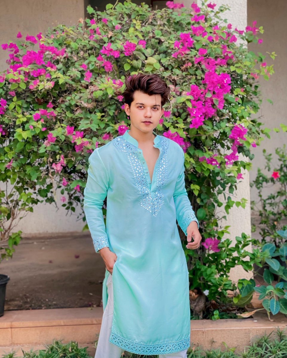 TeddyalyX's tweet photo. Yeh husn, Yeh muskurahat, yeh chera tera
Jis din deekha uss din se h iss dil pe pehra tera 🥺💗
@_riyaz_aly

#riyazaly #riifam https://t.co/H5bak9ZqNq