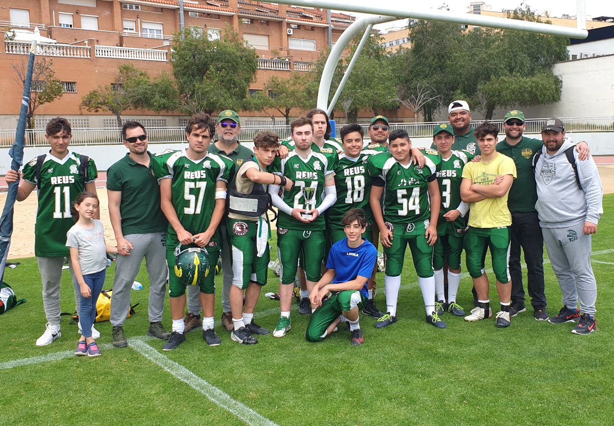 FCFAtwi's tweet photo. 🏆 FINAL A 4 #LCFACadet

CLASSIFICACIÓ 
👇
🥇 @barberarookies Blue
🥈 @terrassareds
🥉 @pioners
4⃣  @ReusImperials

🏟️ Can Llobet (Barberà del Vallès)

#FCFA #LCFA #futbolamericà  @UFECcat @esportcat https://t.co/2avchdmkVz