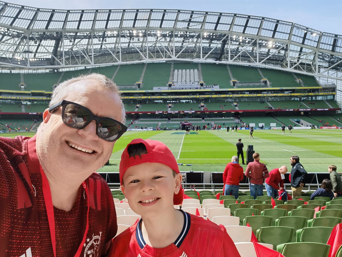 MOSull22's tweet photo. #MUNvTOU #munsterrugbyselfie #SUAF https://t.co/SJcVg2OhCz