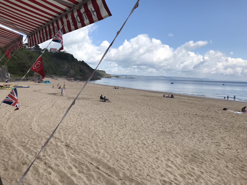 JennySalesSLT's tweet photo. Time away with friends. #seaview #beachview #worklifebalance https://t.co/UJcYCwARPd