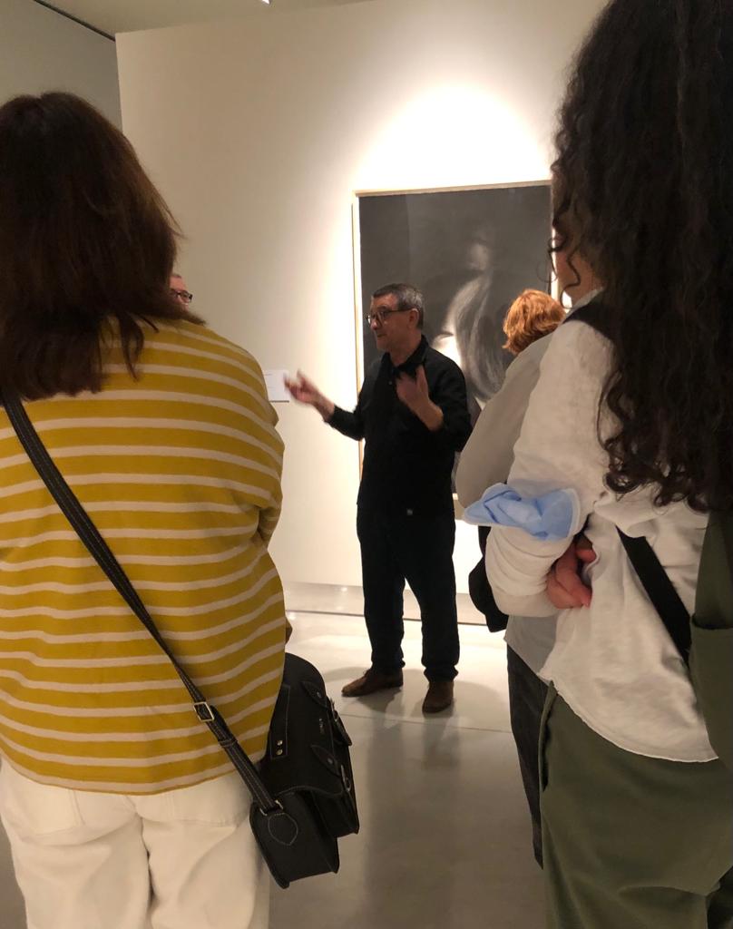 vilacasas's tweet photo. 💥Aquest matí al #MuseuCanFramis s'ha dut a terme una visita guiada a l'exposició #Foradecamp a càrrec de l’artista #IsidreManils i la comissària @NataliaChocarro
🎨I les famílies han gaudit d'un taller familiar: 'Transportem l’art!'
👉Visita l'exposició fins al 15/05! https://t.co/7PiedOwFMn