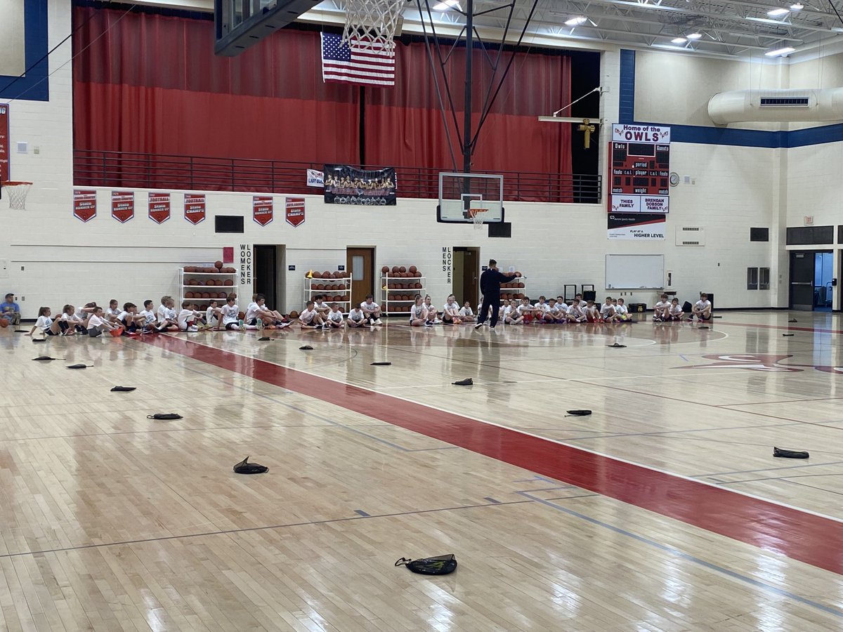 mro_shs's tweet photo. Excited to have ⁦@OtterBasketball⁩ at Slinger High School. #BetterTraining #BetterPerformance ⁦@CoachLavine⁩ ⁦@SlingerSwish⁩ ⁦@SlingerHOOPSLtd⁩ https://t.co/wDEmk9lgBX