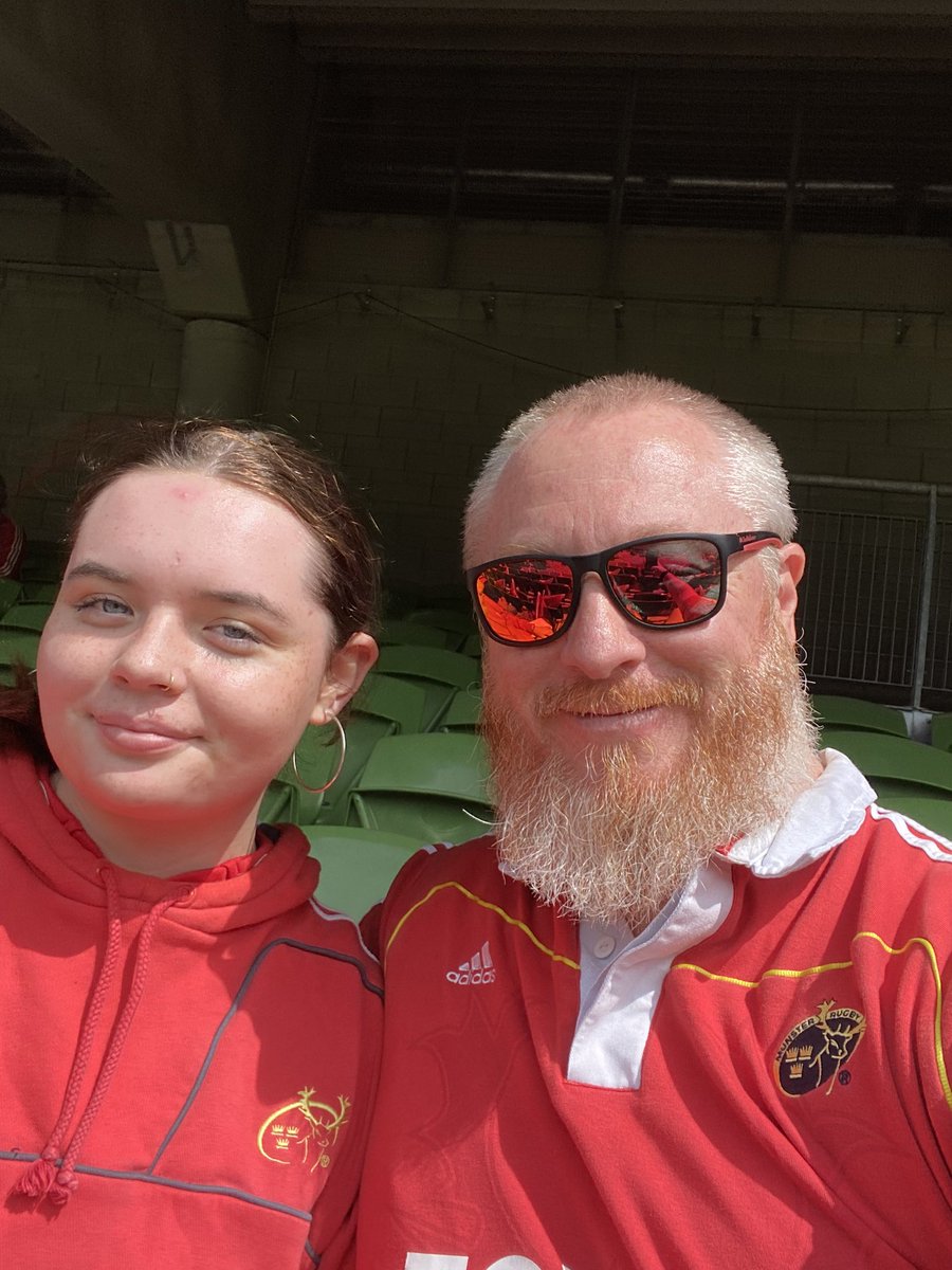 Atorboy's tweet photo. At the big match #munsterRugbySelfie https://t.co/LQdRZAgT0K