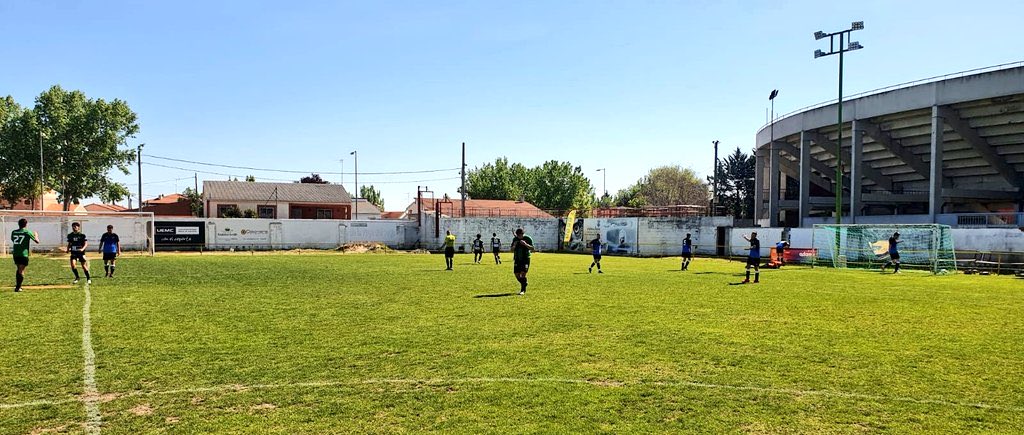 udpucela's tweet photo. No pudo ser. No se completó la remontada después de ir perdiendo por 4 goles. Caímos en semifinales por 3-4. A pensar en la siguiente temporada y revalidar el campeonato. 💪🏻#SiempreUDP https://t.co/xPi9rktIZt