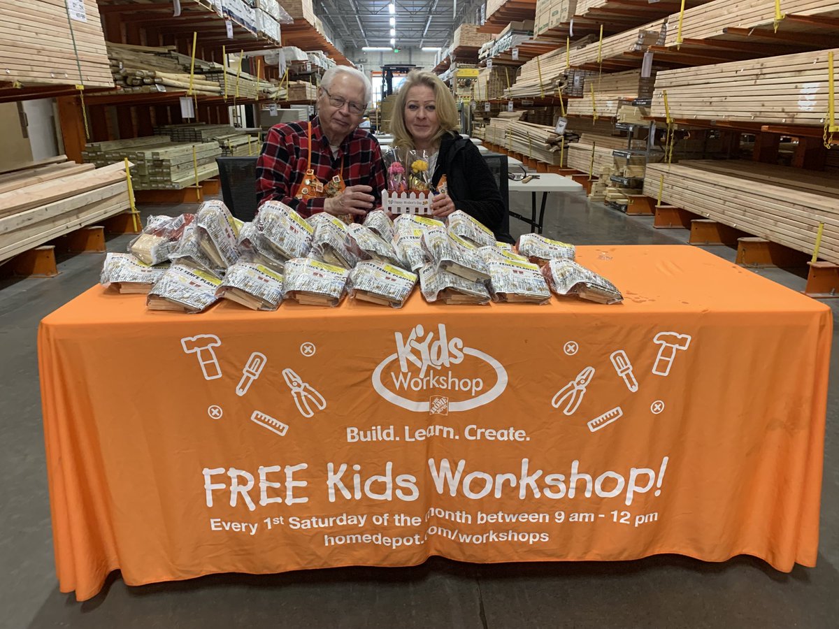 0963SM_Charlie's tweet photo. Thank you Ed and Val for hosting the restart of our kids workshop!!! ⁦@LourdesPerry⁩ ⁦@Tino_Longobardi⁩ https://t.co/T7BKEH7dWa