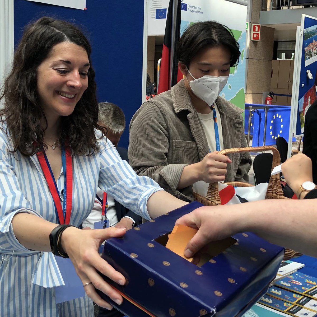 germanyintheeu's tweet photo. Are you in #Brussels? Then it’s not too late to drop by - come and visit our 🇩🇪 stall in the @EUCouncil Justus Lipsius Building until 6pm today and celebrate 🇪🇺💛💙#EuropeDay2022 with us, our EU Council colleagues & fellow Perm Rep teams. #EUOpenDays. https://t.co/DqlkM5PNRj