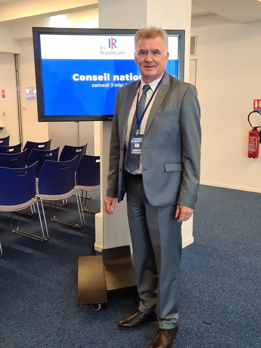 ChaverocheEric's tweet photo. Je suis aujourd'hui présent au Conseil national de mon parti Les Républicains en tant que candidat de la première circonscription de l'Hérault. 
#legislatives2022 #legislatives #herault #circo3401 #lesrepublicains 
@lesRepublicains @arnaudjulien34 @Republicains34 @JeunesReps34 https://t.co/LmS7VO2lUA