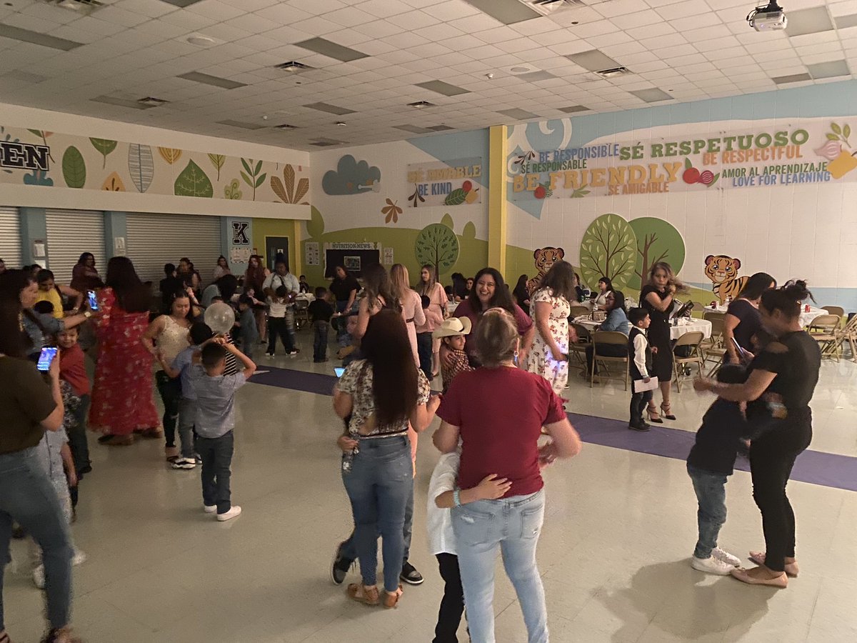 MrsMillerMISD2's tweet image. 💎Keeble Mother Son Dance! 💎 @Keeble_AISD @ShekaDow @Jennifer_Dixon4 @DozierMrs #DenimandDiamonds #KeebleONEteam #MotherSonDance