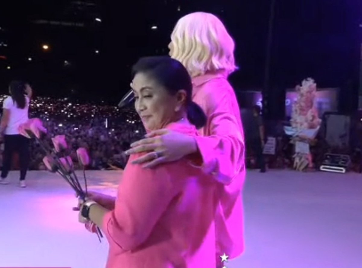 babenignoo's tweet photo. the “wag ka vice ganda 'to” look

#ViceGanda
#MakatiIsPink 
#PilipinasIsPink 
#Ipana7oNa10ParaSaLahat 
#KikoIsOurVP 
#LeniKikoMitingDeAvance https://t.co/4ljlFBdPQN