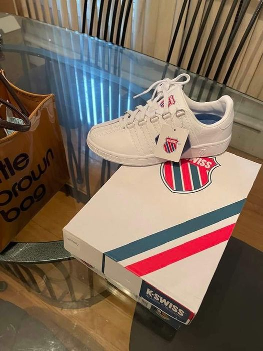 Saint_Himothy_'s tweet photo. The original all whites....don't get on here cappin cause these was the Mike's back n the days https://t.co/xKXILXCTW1