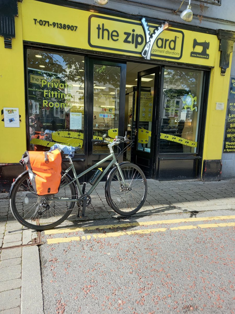 SwiftJoan's tweet photo. Interesting #TripChaining cycle this morning taking in Vaccination Centre, Recycling Centre, Sligo Farmers Market The Zip Yard &amp; The Garda Station. I got 🌞, conversation &amp; my errands done! #BetterByBike #LoveSligo https://t.co/uOZjMHug9Y