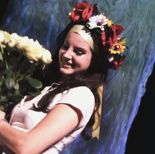 LOUANAPICS's tweet photo. 💐💗 https://t.co/AeQZYtOzxD