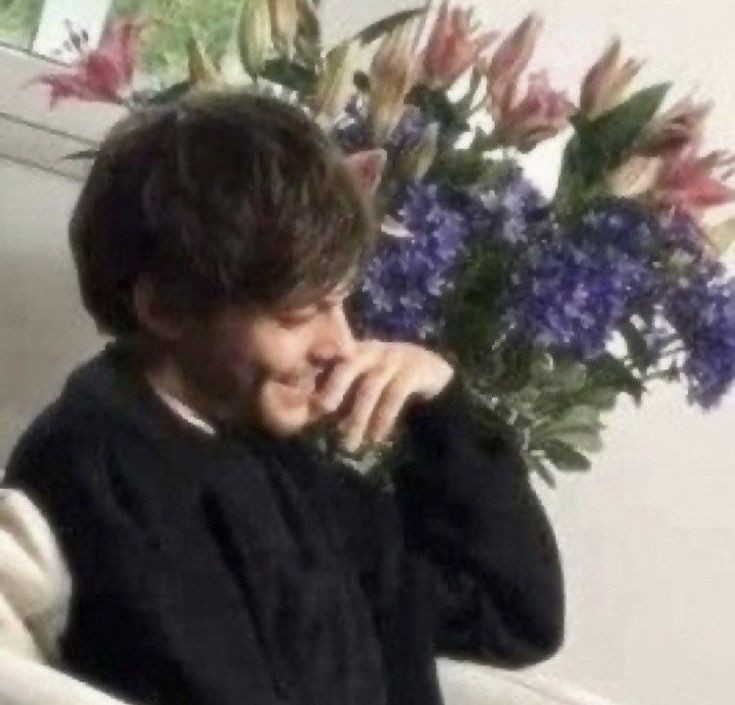 LOUANAPICS's tweet photo. 💐💗 https://t.co/AeQZYtOzxD