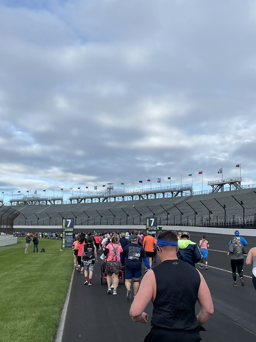 boilerdoug's tweet photo. Good news…… the first 7 miles have went much better than planned.
Better news ….. I’m past halfway.
Bad news…… I’m ONLY halfway
#poorlifedecisions https://t.co/Lpbf70MTId