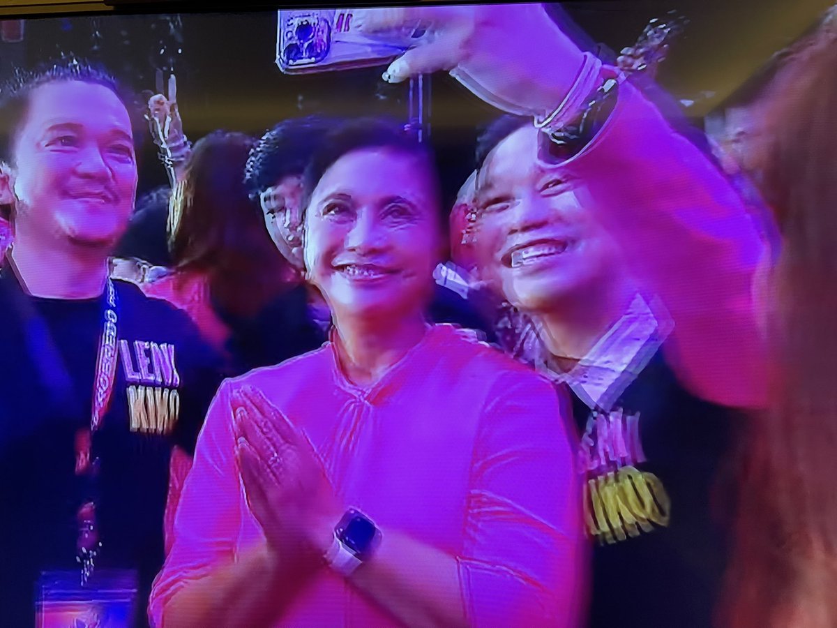 MsY1100's tweet photo. I was this close… to my TV screen. Wish I could have been there to share the energy but my immunocompromised body is not allowed. 
 #MakatiIsPink #Ipana7oNa10ParaSaLahat #IpanloNa10ParaSaLahat #LeniKikoMitingDeAvance https://t.co/GNSUHrWUfU