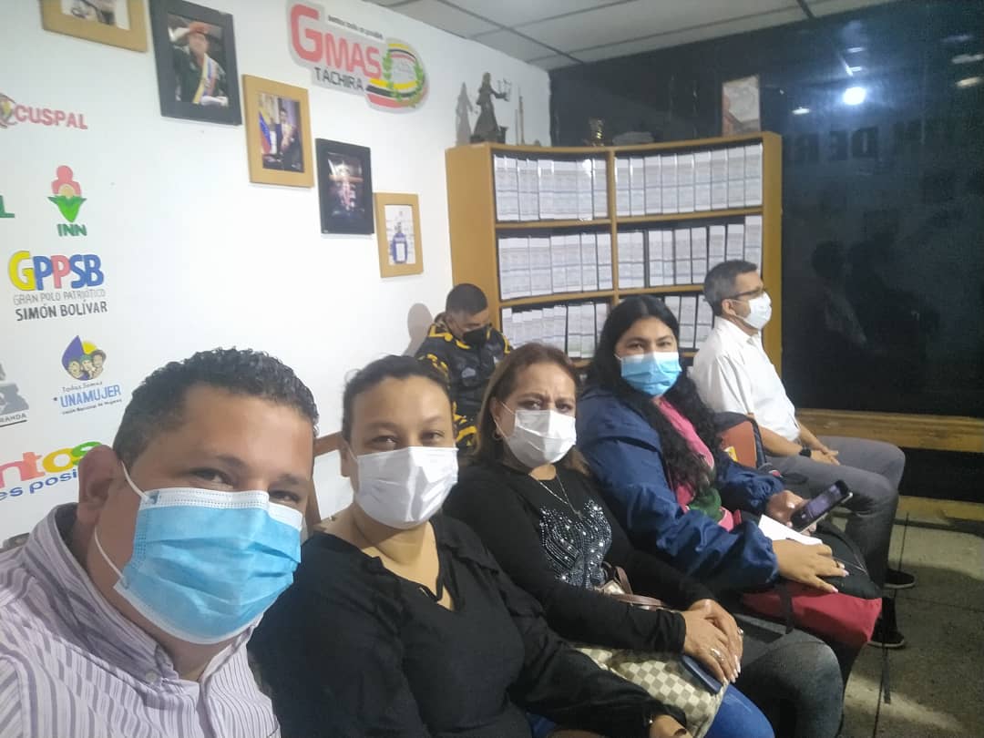 fundaproaltach1's tweet photo. Ayer en el Gmas tachira en videoconferencia con el ministro M/G Leal Telleria en el lanzamiento del plan proteico para todo el país en atención al pueblo en BMs,CDA,programas sociales.
@NicolasMaduro 
@LealTelleria 
@FreddyBernal 
@PedroMelendez86 
@FundaproalO 
@BermudezJoseA https://t.co/mV7Wwo7gKr