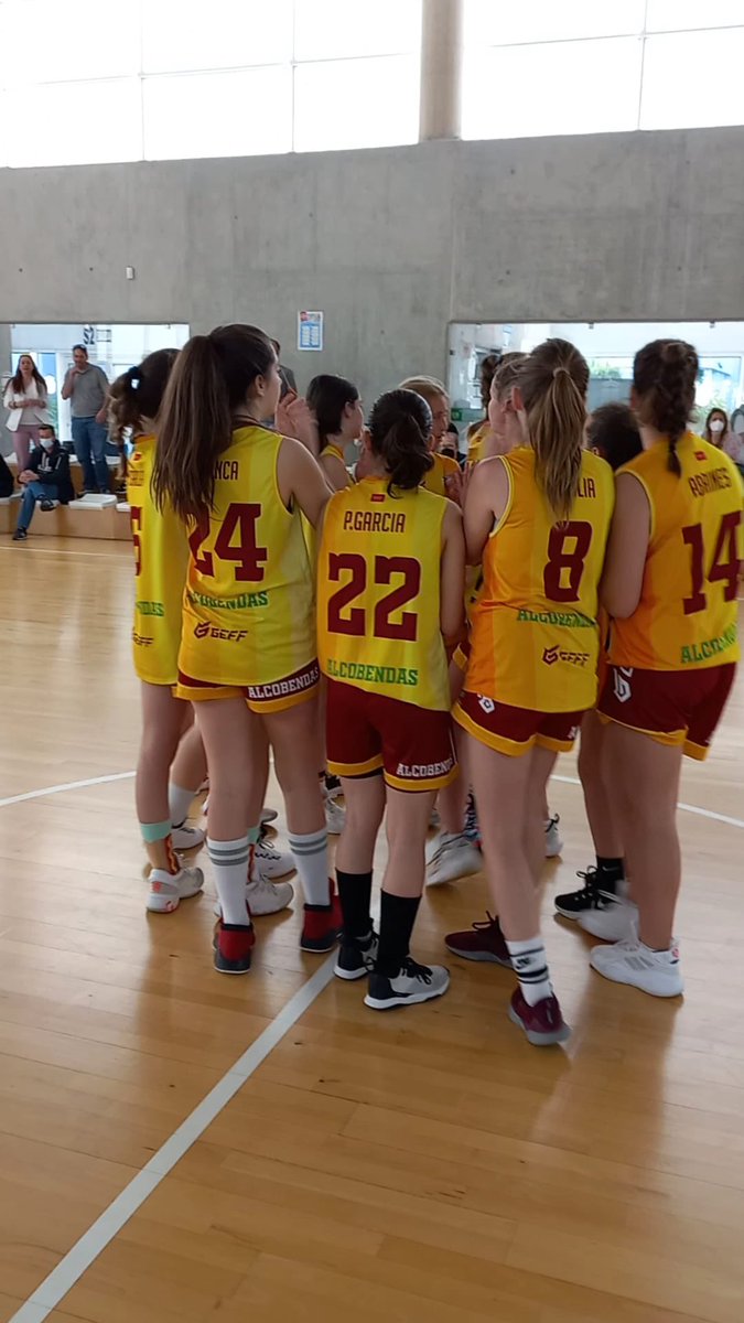 cbalcobendas's tweet photo. #CanteraCBA ⛹️‍♀️⛹️‍♂️

¡Nuestro #InfCFem consiguió la victoria frente @Valcude!

26-50, seguimos sumando!

¡Vamos chicas!

#SienteElGranate https://t.co/Lydu0gqGQK