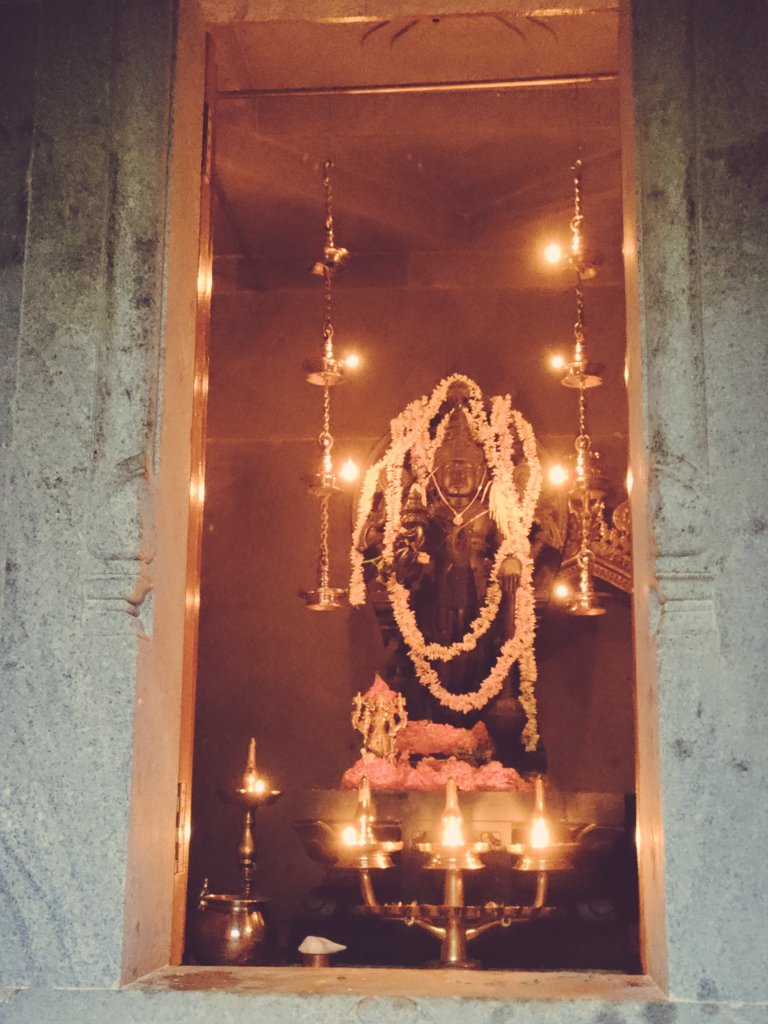 LavanyaBallal's tweet photo. Jai Radha Madhav, Jai kunja vihari.
#Vishnumurthy #Eliyour. https://t.co/F9REFWzrm6