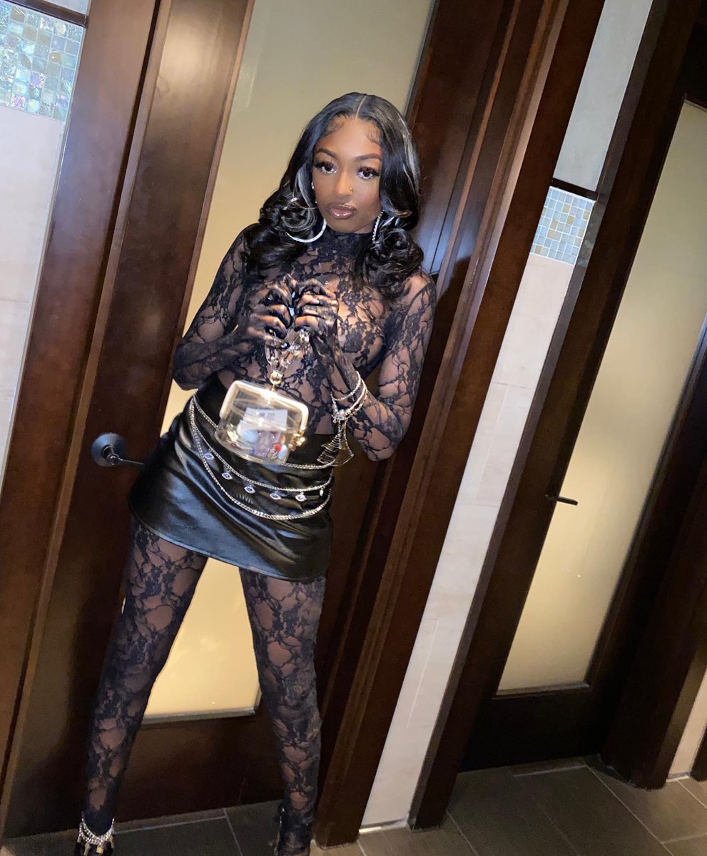 astoldbyjeezy's tweet photo. 🗡🖤 https://t.co/zMYQG2bcs0