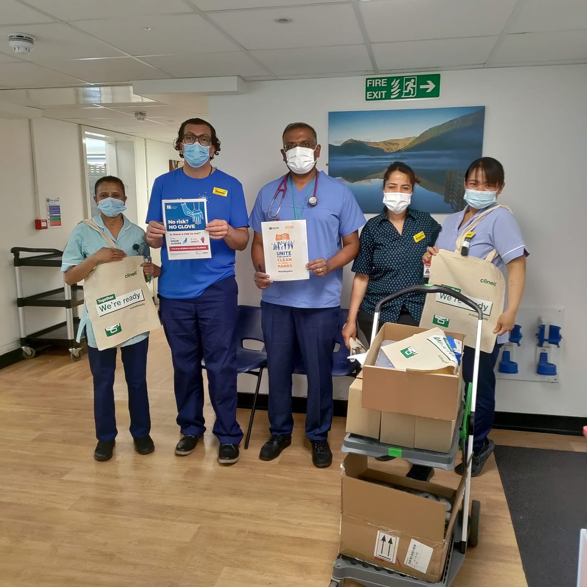 CarmenNags21's tweet photo. 👏to FHFT IPC Team who have been, are and pledge to continue being Hand Hygiene Heroes! Thank you all for listening to, being inspired by and pledging with us!🙌 #handhygieneweek #infectionprevention  #glovesawarness #teamwork https://t.co/75PtZjVjnb