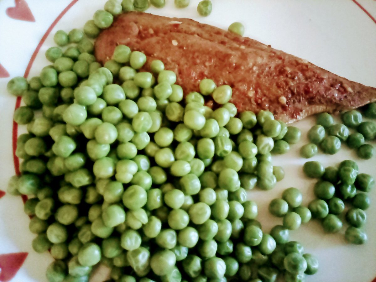AndrewNoble16's tweet photo. I sometimes have #Scottish #mackerel with my #Peas
#Omega3 #protein #eatmorefish
#Peatastic #lunch ππ#Peas be with you my #friends β€οΈ there should be more #Peas on Earth π (let it begin with me π) good good https://t.co/dfgSEIQLzn
