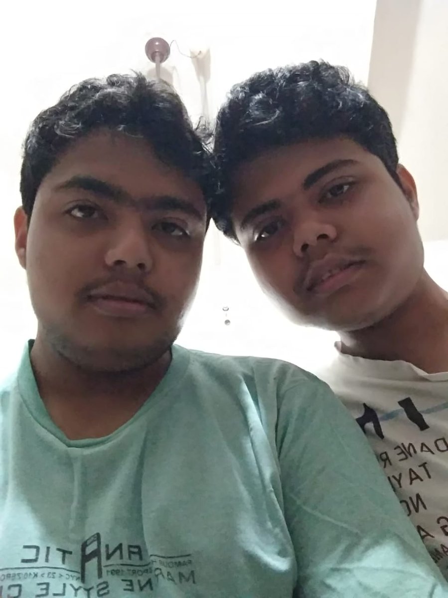 AnumoyChakrabo3's tweet photo. @CoinSwitchKuber #MerchForTheFuture
BFF https://t.co/Iiir12Isxc