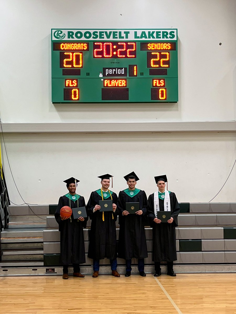 RULakersMBB's tweet photo. This is what it is all about. Congratulations to our seniors!

"The future belongs to those who believe in the beauty of their dreams."- Eleanor Roosevelt https://t.co/UnXiEfr8j7