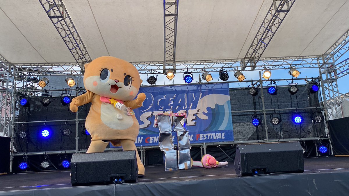 nyoRo0216's tweet photo. 今日朝一のOCEANSTAGEでアイドルファンの方々がちぃたん☆の時間場所を譲ってくれてこんな素敵な場所で見れましたっ☆ほんと皆さん優しくて…ありがとうございましたっ☆また1つめっちょ推しとの楽しい思い出ができましたっ☆優しい世界ですっ☆ @chiitan7407 #ちぃたん #JCIF2022 #OCEANSTAGE https://t.co/08BwtjS7BC