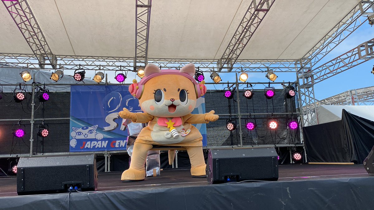 nyoRo0216's tweet photo. 今日朝一のOCEANSTAGEでアイドルファンの方々がちぃたん☆の時間場所を譲ってくれてこんな素敵な場所で見れましたっ☆ほんと皆さん優しくて…ありがとうございましたっ☆また1つめっちょ推しとの楽しい思い出ができましたっ☆優しい世界ですっ☆ @chiitan7407 #ちぃたん #JCIF2022 #OCEANSTAGE https://t.co/08BwtjS7BC