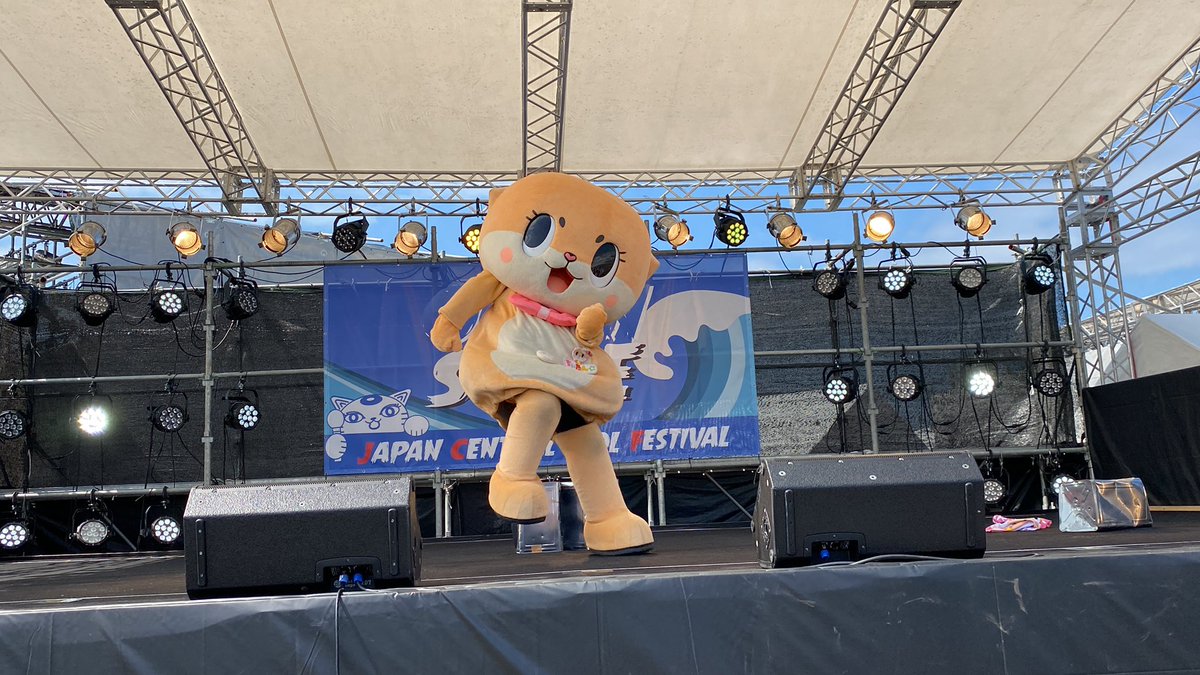nyoRo0216's tweet photo. 今日朝一のOCEANSTAGEでアイドルファンの方々がちぃたん☆の時間場所を譲ってくれてこんな素敵な場所で見れましたっ☆ほんと皆さん優しくて…ありがとうございましたっ☆また1つめっちょ推しとの楽しい思い出ができましたっ☆優しい世界ですっ☆ @chiitan7407 #ちぃたん #JCIF2022 #OCEANSTAGE https://t.co/08BwtjS7BC