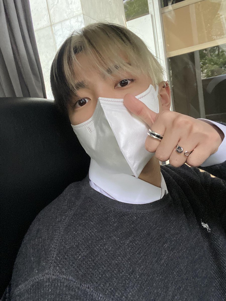 1024zone's tweet photo. [🪐] HONGJOONG FNS 

"Merci Paris 🇫🇷" https://t.co/K1Q8Pm1EBZ