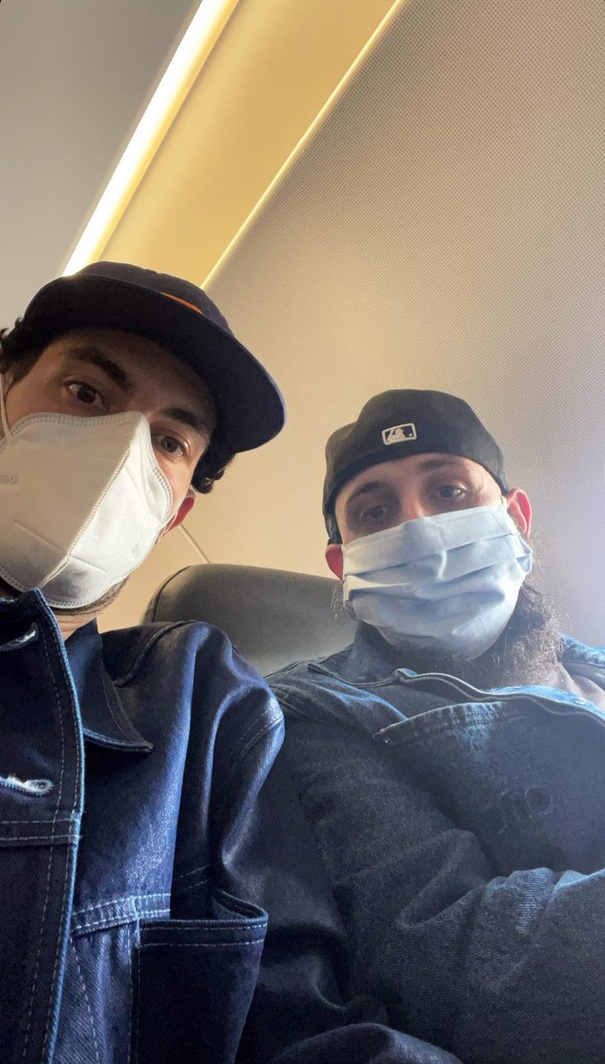 JeanJassFC's tweet photo. décollage vers High &amp; Fines Herbes saison 4 si je ne m'abuse 🛫 https://t.co/ZkZMR1hxUk