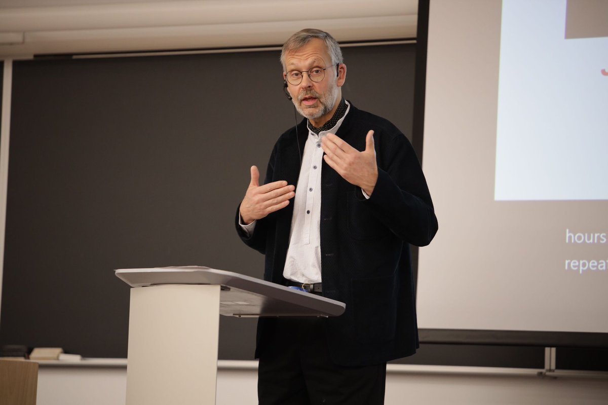TimeWorldEvent's tweet photo. Grâce à nos artefacts intelligents deviendrons-nous tous explorateurs ? Jacques Arnould, expert éthique au @CNES pour le #timeworldAI https://t.co/UXFN3DNUBZ