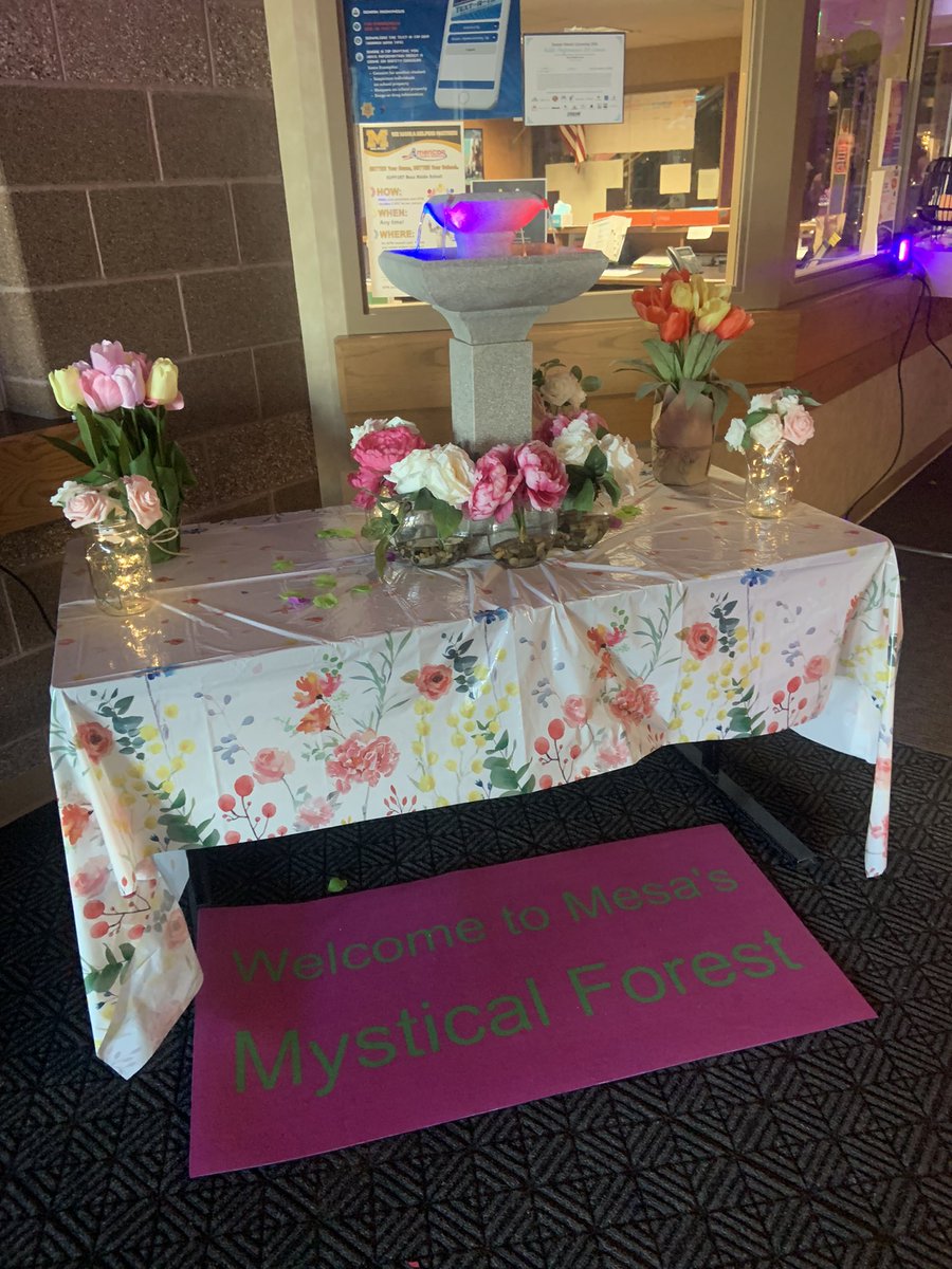 Mesa_middle's tweet photo. 8th grade dance! https://t.co/DiglFCra50