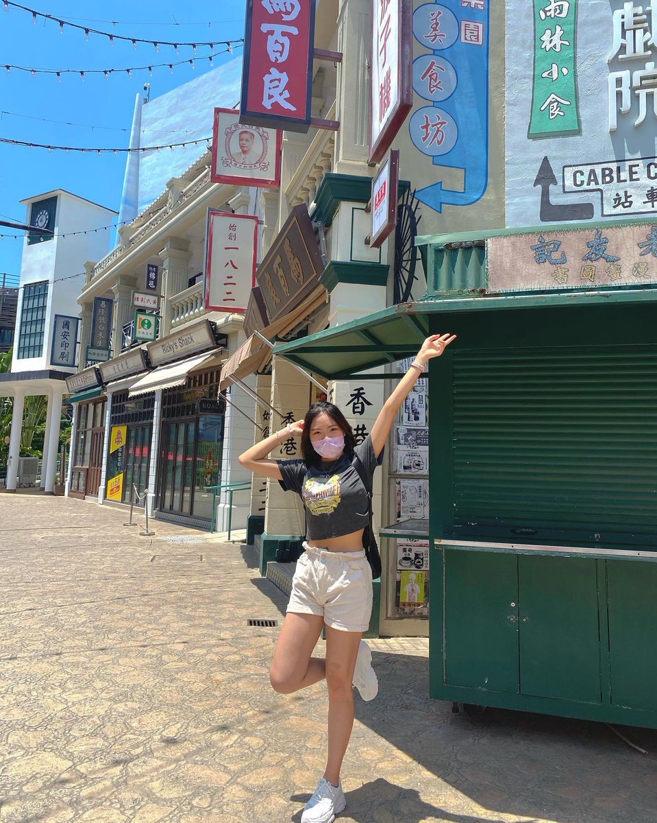Sharonlo0313's tweet photo. 世上有一條永恆不變的法則
當你變好 才會遇到更好的🧚🏻‍♀️

#hongkong #oceanpark #selflove #positivevibes #quotesforlife #sunset #outdoor #enjoythemoment #hkgirl https://t.co/Dn0tlnD3l4