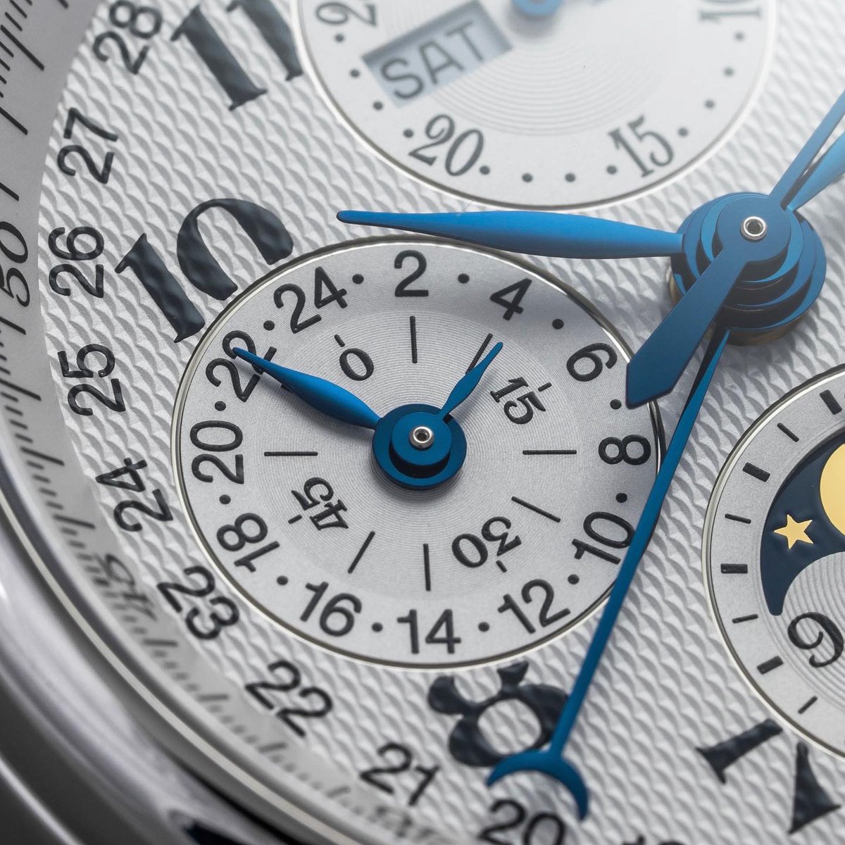 baldassarreted's tweet photo. Back in stock, the Longines Master Collection Calendar Chronograph.

One of the most complicated watches on the market for the price.

⌚️ https://t.co/f6BvHUUidf https://t.co/0B3W26GSkw
