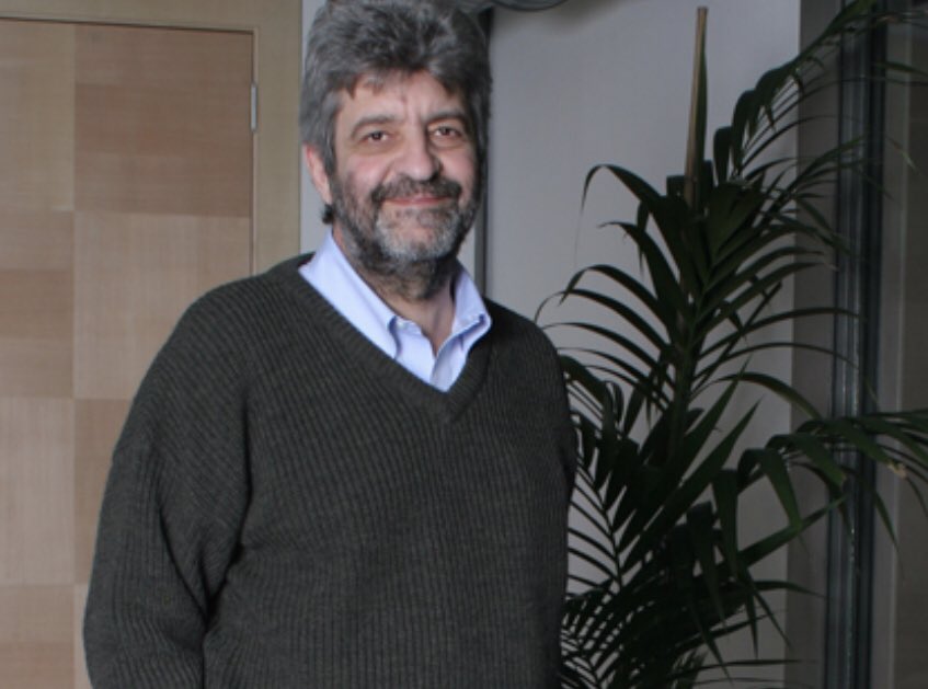 behicak's tweet photo. Prof. Dr. İhsan Bilgin’ in kaybı acı verici.40 yıllık dostluğun,gece gelen bir mesajla bitivermesi dayanılır gibi değil. Ölüm sadece en iyi anıları bırakıyor geride.#ihsanbilgin https://t.co/F33gIRwrxP