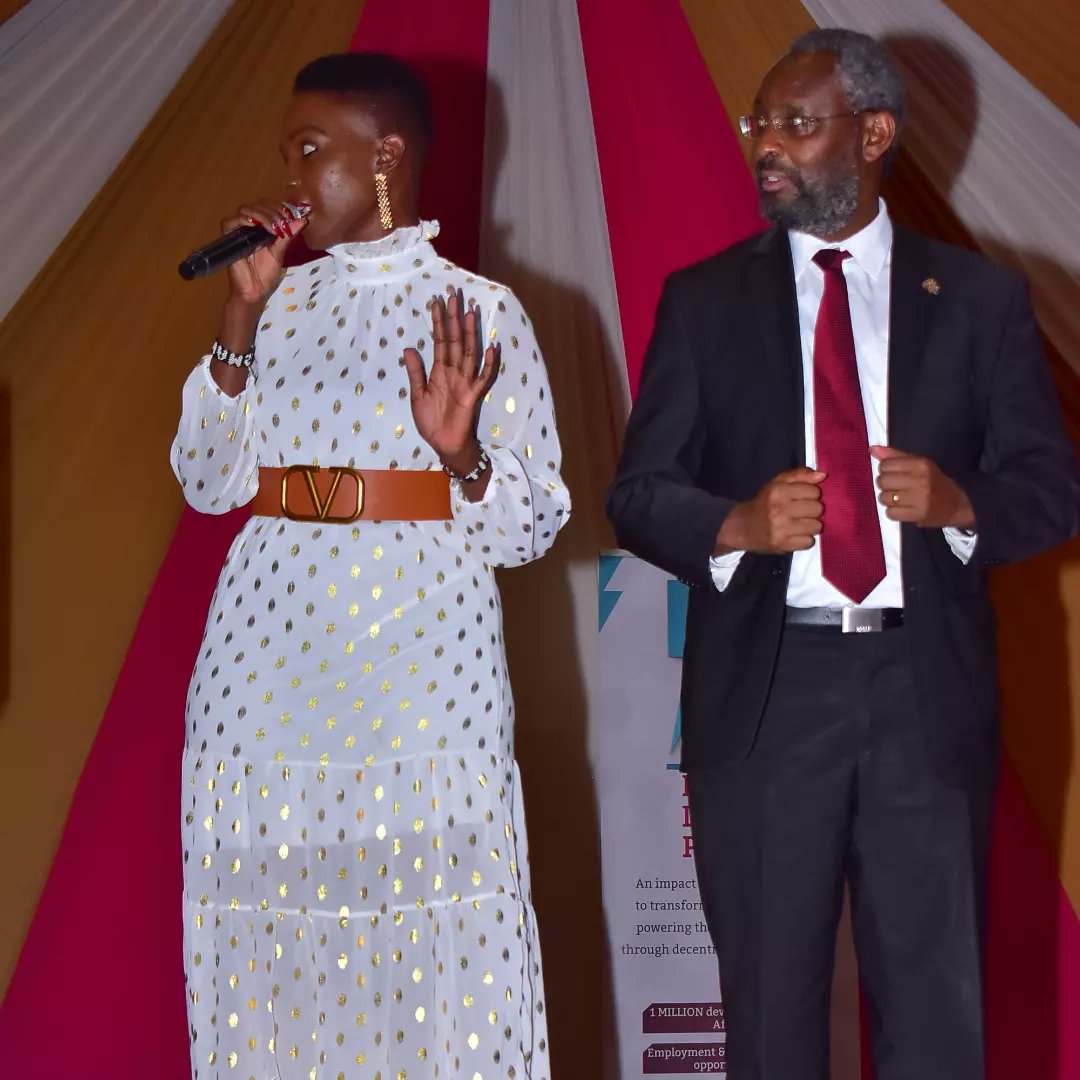 nams_tina's tweet photo. Crowning of Miss WOSWA 2022 at the University of Nairobi (U.O.N) on 6th May 2022.
God...Keep Using Me for Glory of your Kingdom 👑

#McTinaNams
#SamiaQueen https://t.co/Xw2rv0gnPy