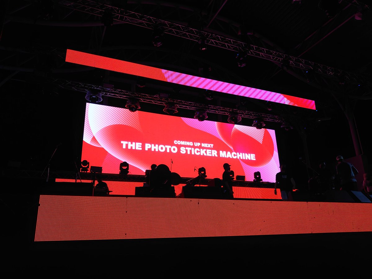 LittledevilXxx's tweet photo. Next #ThePhotoStickerMachine #catexpo8 #stage2 https://t.co/tRUk7osKki
