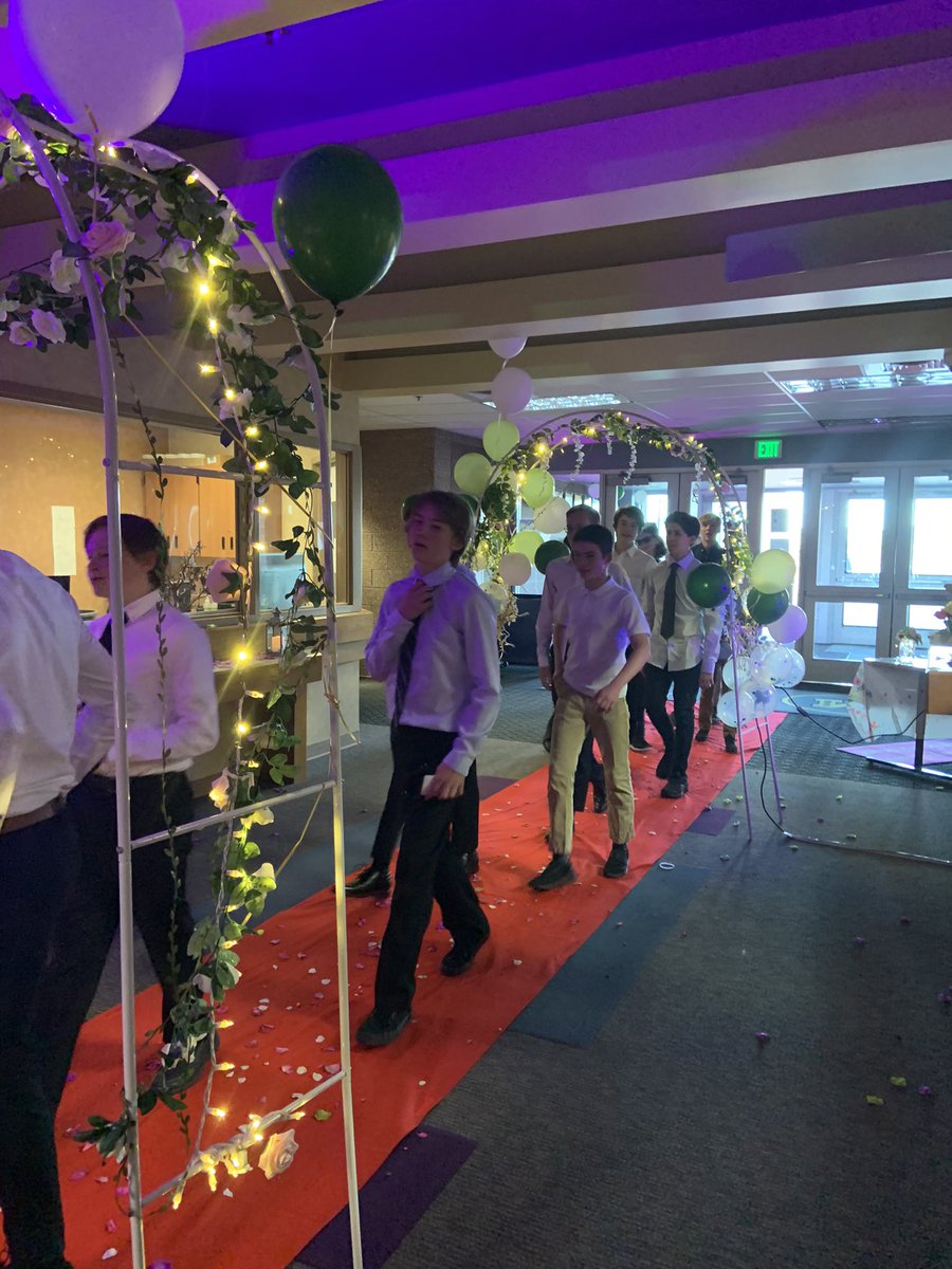Mesa_middle's tweet photo. 8th grade dance! https://t.co/nFor0tmhfG