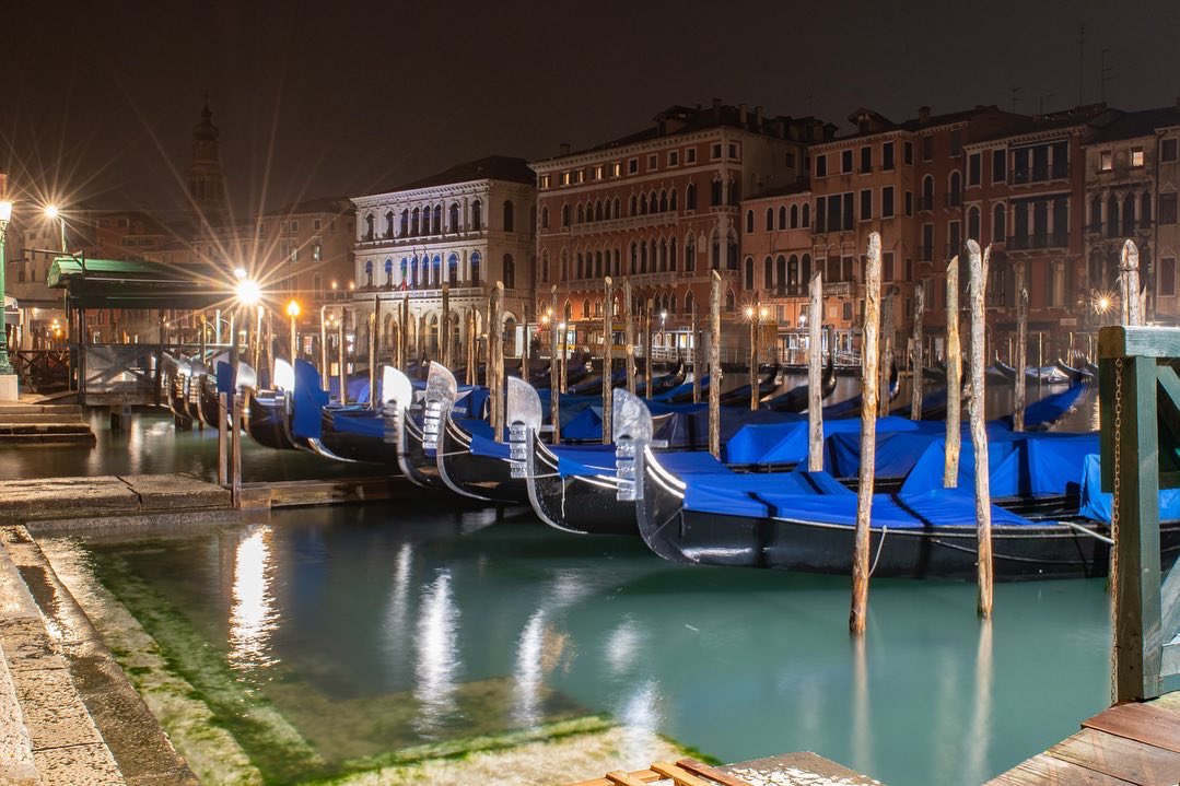 JayHealeyPhoto's tweet photo. Nights in Venice.  #night #NightPhotography #venice #venezia #travel #travelphotography #wanderlust #italy #italia #veneto https://t.co/PesnxVzOO4