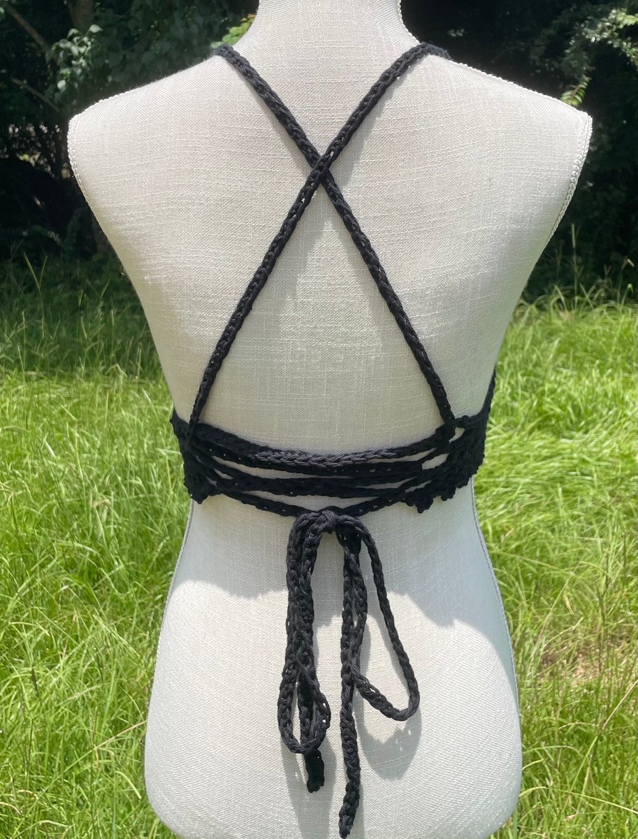 daisydaggerco's tweet photo. Spiderweb crochet top 🕸🖤

xs-5xl

#daisydaggerco #slowfashion
#alt #cottagecore #whimsigoth #cottagegoth #pastelgoth #fairygoth #spooky #halloween https://t.co/NFLoQhJiWq
